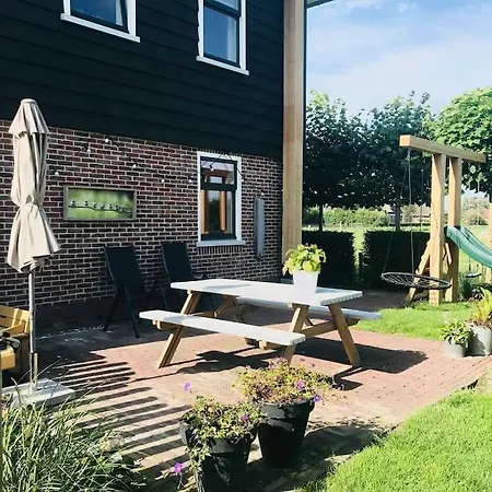 Logies De Hooiberg Lutjewinkel